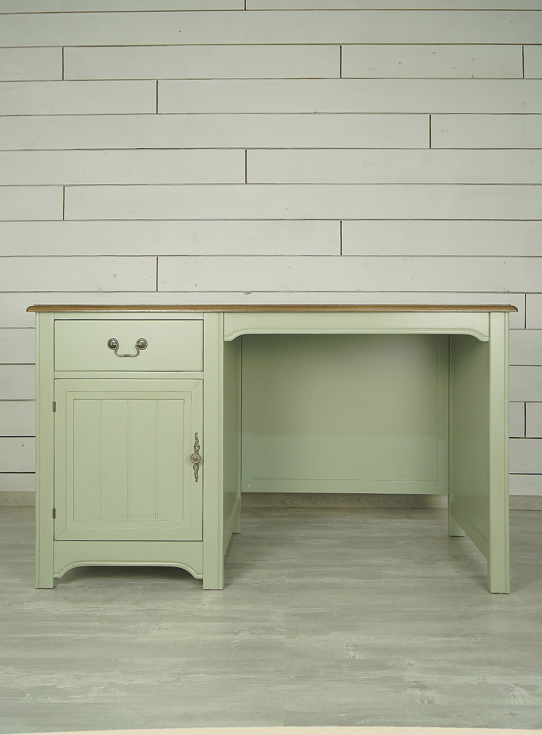 Рабочий стол с дверкой "Olivia"